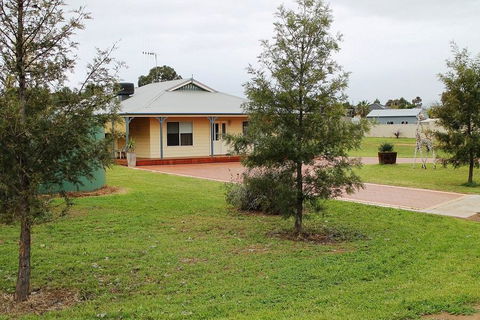 Lake Tyrrell Accommodation - Seniors Australia 0