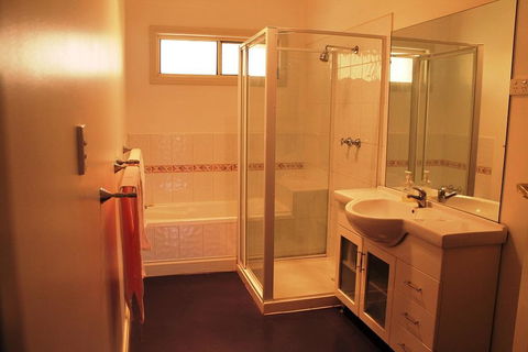 Lake Tyrrell Accommodation - Seniors Australia 1