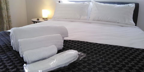 Lakeside Retreat & Business - Seniors Australia 2