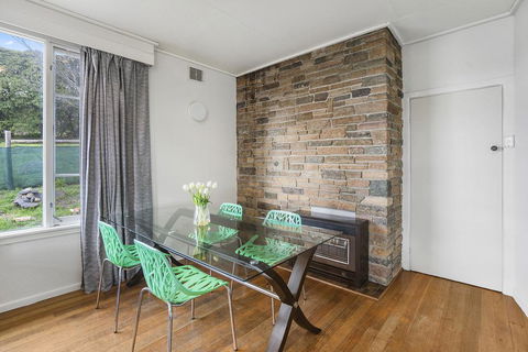 Lilydale 3 Bedroom House Pet Friendly - Seniors Australia 2