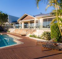 Maureen Waterfront Beach House - Seniors Australia