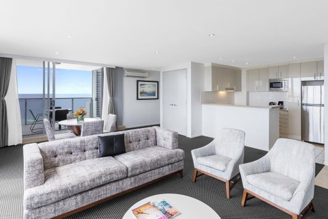 Meriton Suites Broadbeach - Seniors Australia 3