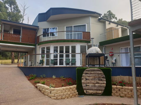 Merry Mary - Seniors Australia 0