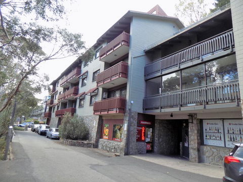 Mowamba D5 - Seniors Australia 1