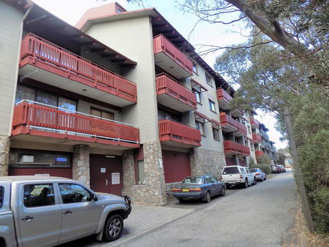 Mowamba E1 - Seniors Australia 1
