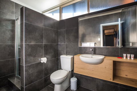 Nightcap At Monash Hotel - Seniors Australia 1