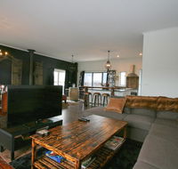 Oak  Barrel / 7 Twynam Street - Seniors Australia
