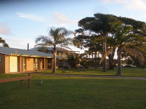 Ourimbah - Across From The Local Rock Pools - Seniors Australia 0