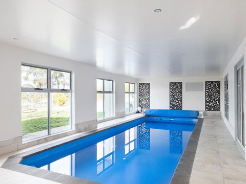 Paradise Point - Tamar Valley 14 Persons Residence With Pool - Seniors Australia 2