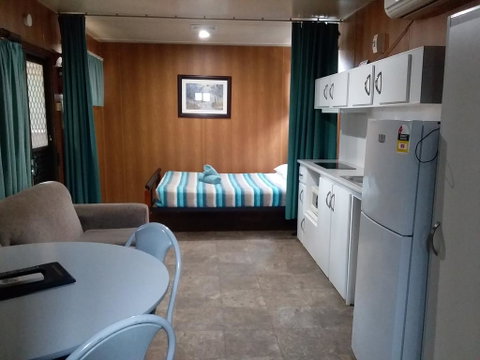 Paringa Caravan Park - Seniors Australia 2