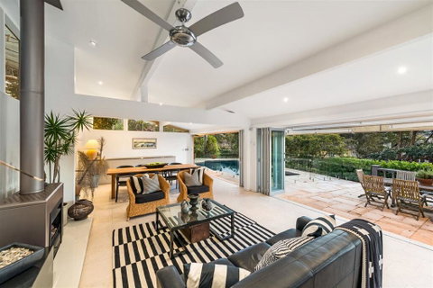 Peaceful And Mature Gardens With Panoramic Views - Seniors Australia 3