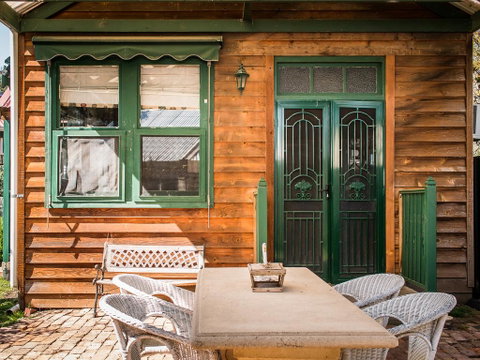 Peppercorns B&B - Seniors Australia 1