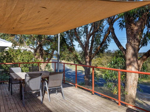 Pet Friendly 4 Bedroom Holiday Home - River Views - Seniors Australia 1