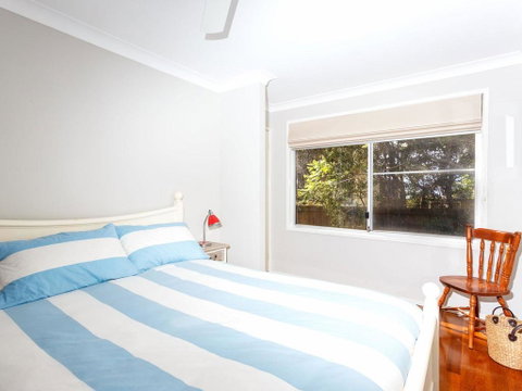Pet Friendly 4 Bedroom Holiday Home - River Views - Seniors Australia 3