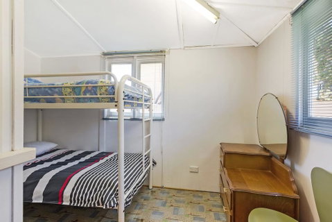 Pet Friendly Beach Cottage @ Ballingalla - Seniors Australia 2