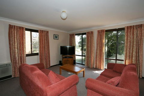 Petersdorf 4/129 Gippsland Street - Seniors Australia 0