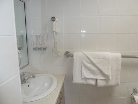 Pioneer Lodge Motel - Seniors Australia 3