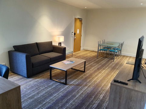 Porter's Plainland Hotel - Seniors Australia 2