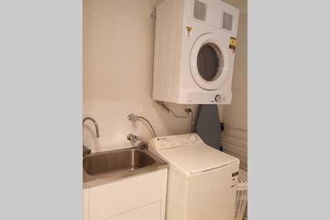Quiet Apartment Walking Distance To Restaurants - Seniors Australia 1