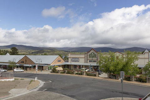 Razorback 6 - Razorback Plaza Jindabyne - Seniors Australia 0