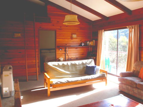 Retro 2 Bedroom Apartment - Seniors Australia 2