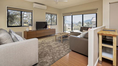 Rocky Cottage - Seniors Australia 0