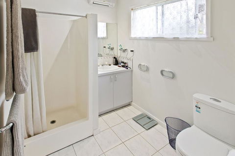 Sama-Sama - Walking Distance To Town And Water - Seniors Australia 3