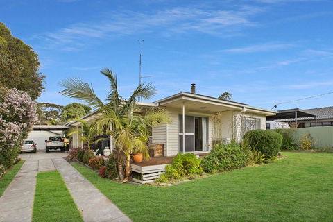 Sama-Sama - Walking Distance To Town And Water - Seniors Australia 0