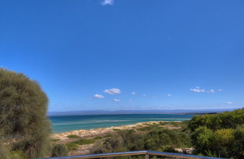 Sandbar Beach House - Seniors Australia 3