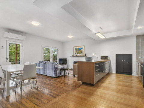 SEA CORNER - Anglesea - Seniors Australia 1