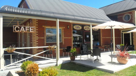 Sheffield Motor Inn - Seniors Australia 1