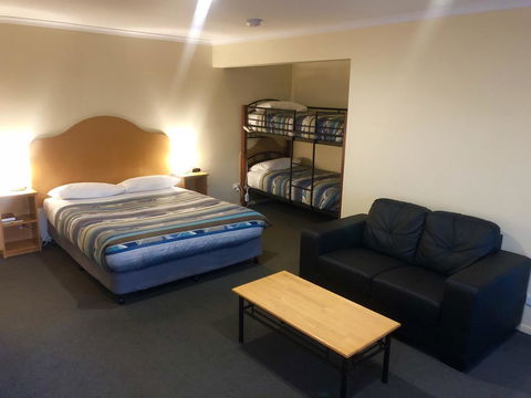 Sheffield Motor Inn - Seniors Australia 2
