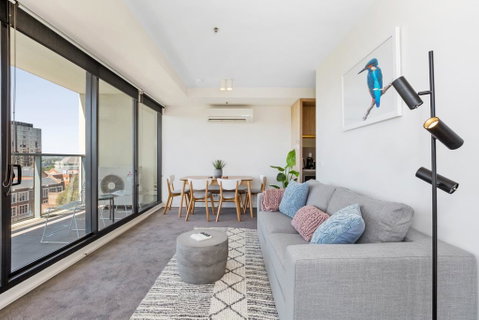 Spacious And Sunny Modern Apartment With City View - Seniors Australia 1