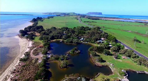 Stanley Lakeside Spa Cabins - Seniors Australia 1