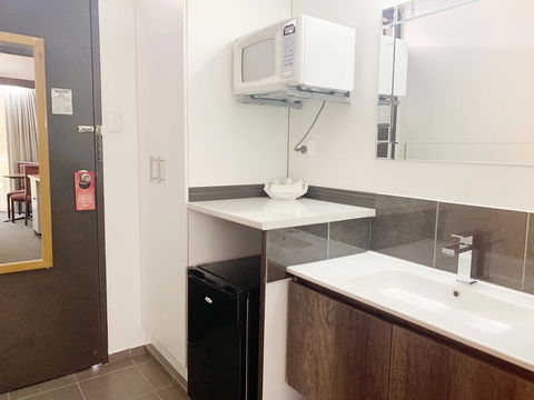 Statesman Motor Inn - Seniors Australia 2