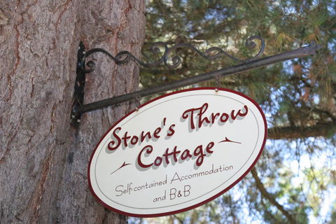 Stone's Throw Cottage Bed And Breakfast - Seniors Australia 1