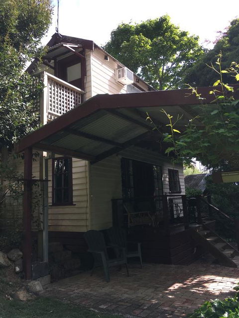 Stone's Throw Cottage Bed And Breakfast - Seniors Australia 2