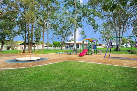 Sunsets From Your Front Patio - Sylvan Beach Esp, Bellara - Seniors Australia 1