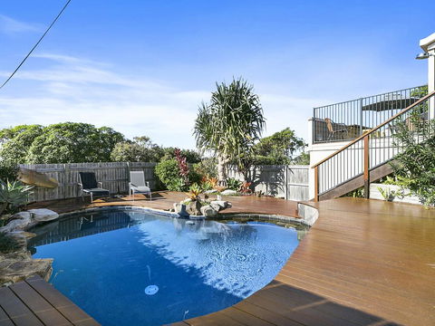 Sunshine Beach Serenity And Pet Friendly ! 9 Seaview Terrace, Sunshine Beach, QLD 4567 - Seniors Australia 1