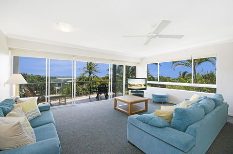 Sunshine Cove, Across The Road From The Beach - Seniors Australia 1