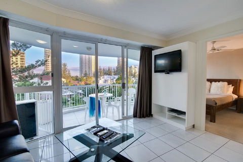 Surf Parade Resort - Seniors Australia 2