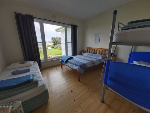 Surfside Backpacker - Seniors Australia 3