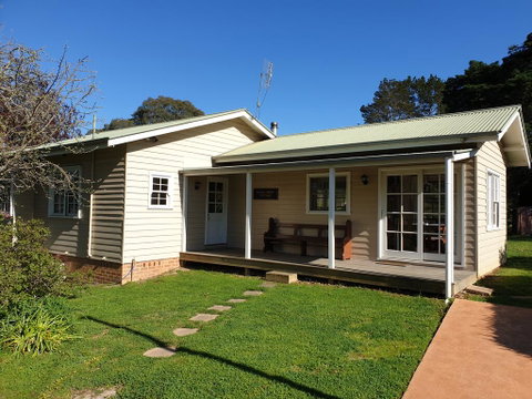 Sutton Forest Cottage - Seniors Australia 0