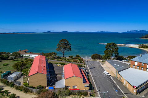 SWANSEA VILLAS - Seniors Australia 1