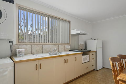 SWANSEA VILLAS - Seniors Australia 3
