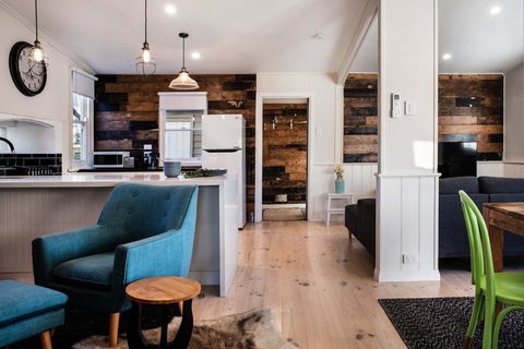 Table Hill Cottage - Seniors Australia 0