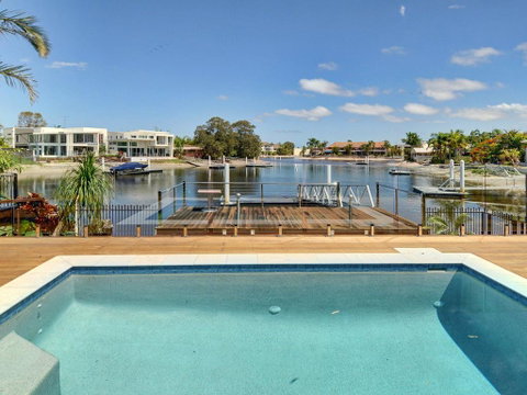 Tarcoola 49 - 4 BDRM Canal Home With Pool - Seniors Australia 3