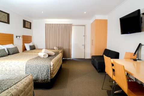 Tea House Motor Inn - Seniors Australia 1