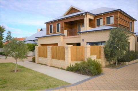 Terrific Townhouse - Seniors Australia 0