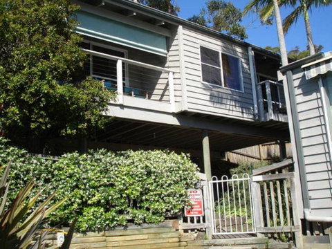 The Beach Hut Avoca Beach NSW - Seniors Australia 0